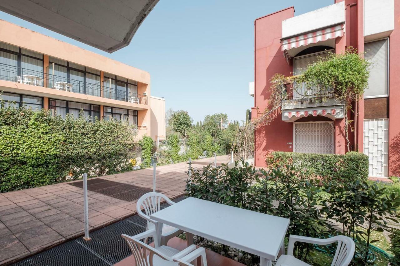 Residence Holiday Sirmione B8 מראה חיצוני תמונה